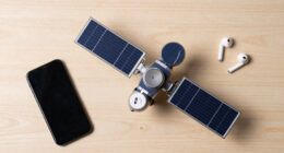 SpaceX launches 7.5-ton SiriusXM satellite as part of constellation refresh